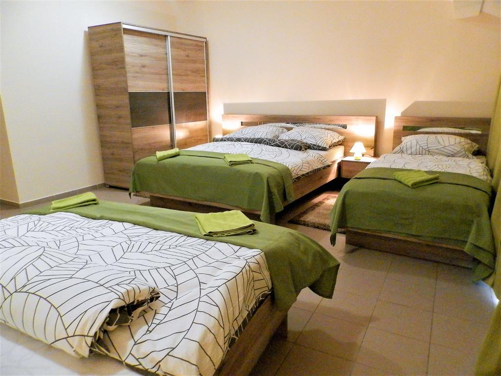 Bartok Ter Panzio Bed & Breakfast Eger Eksteriør bilde