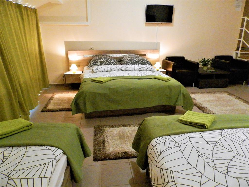 Bartok Ter Panzio Bed & Breakfast Eger Eksteriør bilde