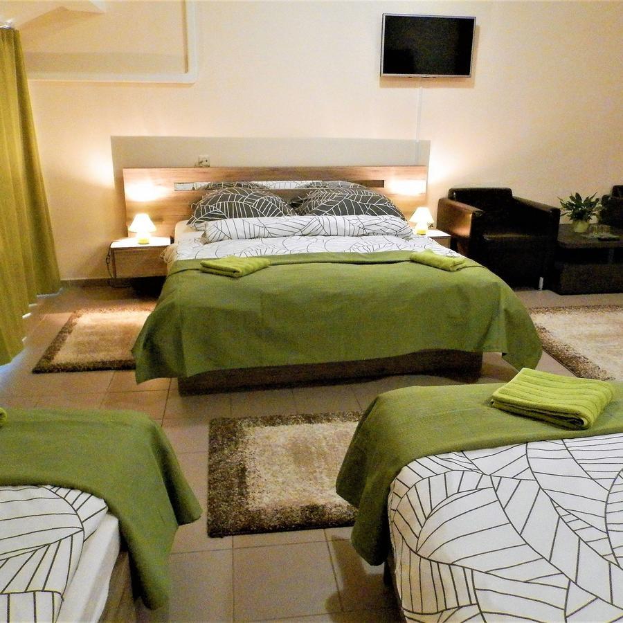 Bartok Ter Panzio Bed & Breakfast Eger Eksteriør bilde