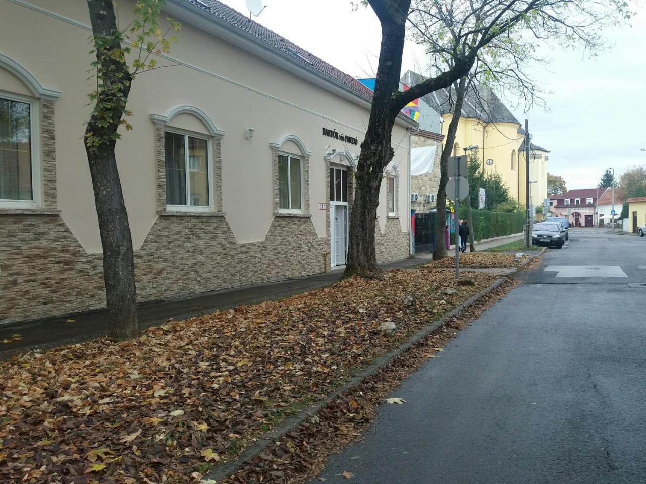 Bartok Ter Panzio Bed & Breakfast Eger Eksteriør bilde