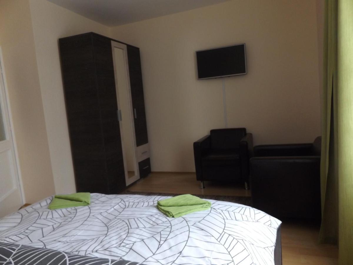Bartok Ter Panzio Bed & Breakfast Eger Eksteriør bilde